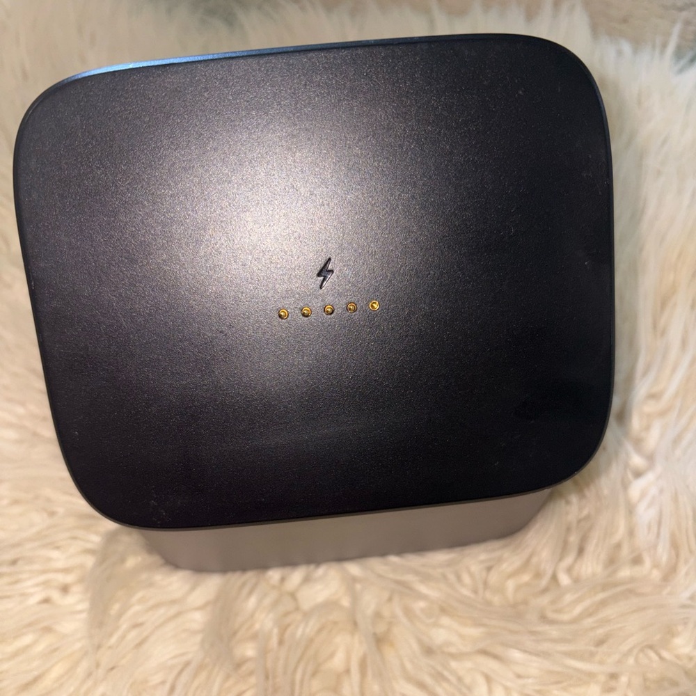 Shopify S1803 Lightning USB Retail Stand Base for iPad Works but doesn’t Charge
